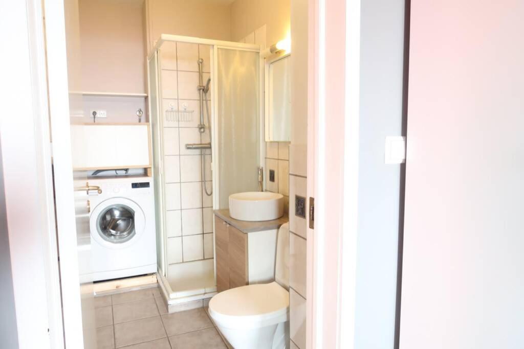 Warm And Welcoming Flat Downtown Akureyri Apartment Ngoại thất bức ảnh